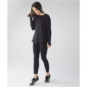 Lululemon Women's Making Moves Pleated Black Shirt Top Long Sleeve Size XS‎